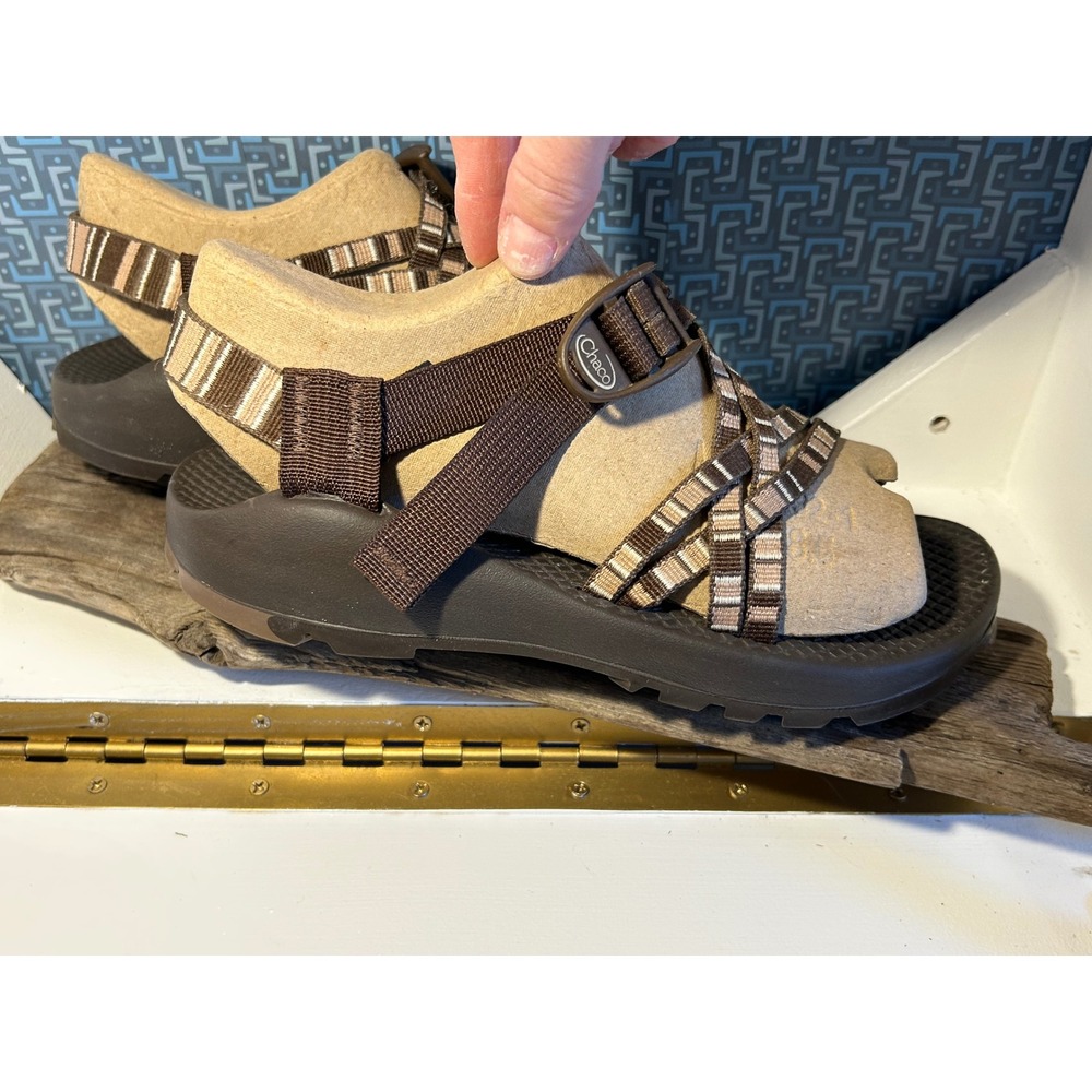 Chaco Z2 Classic Sandals Womens 7 Brown Striped Double Strap Vibram Sole USA - Picture 3 of 8